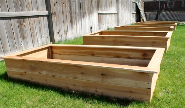 how to build a raised garden bed