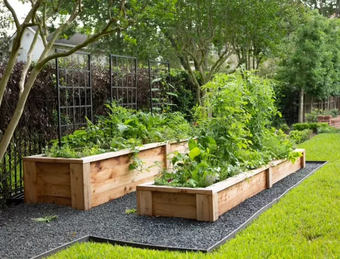How deep should a raised garden be?