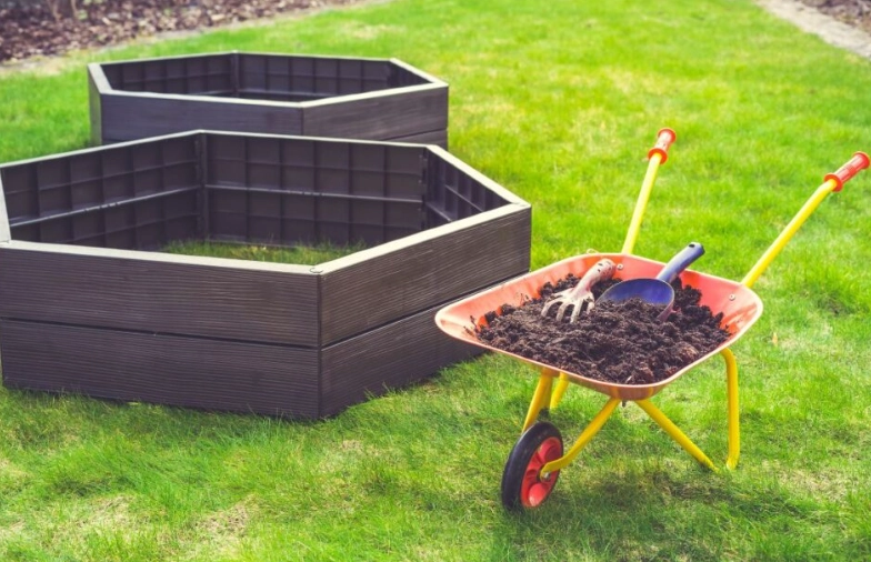 best soil for raised beds