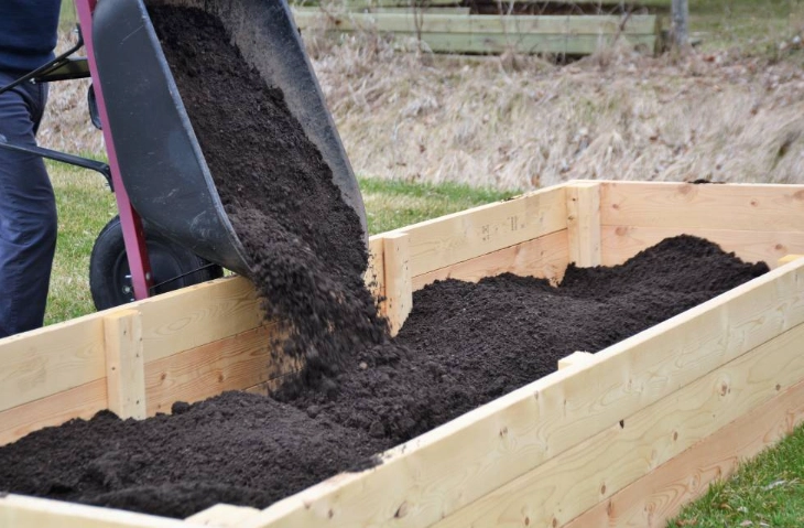 how to make garden soil for raised beds