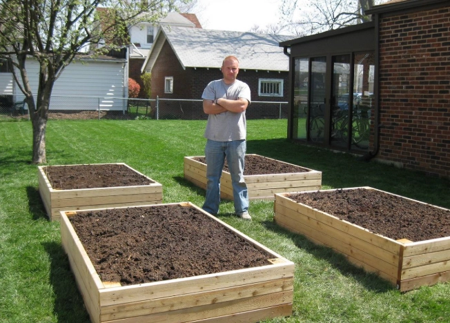 how to build a raised garden bed