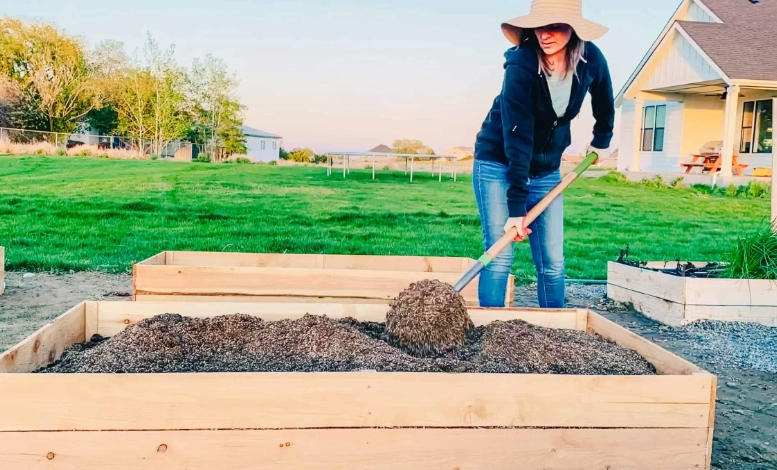 how to make raised bed soil