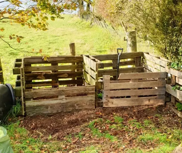 pallet compost bin