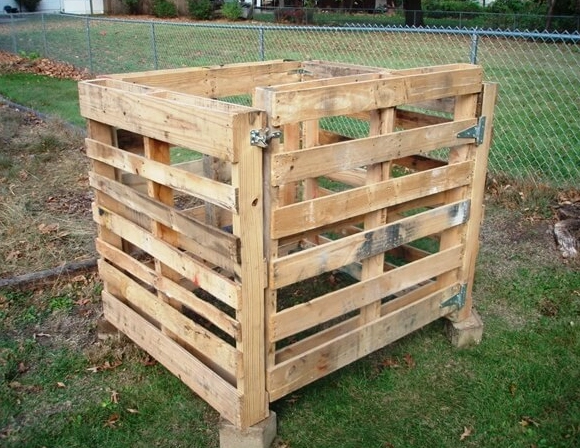 pallet compost bin