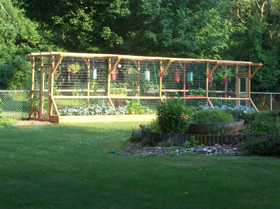 how to keep deer out of garden