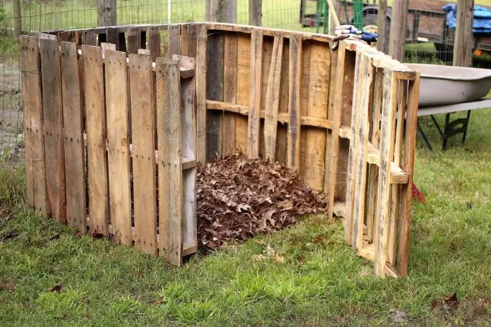 DIY compost bin DIY compost bin