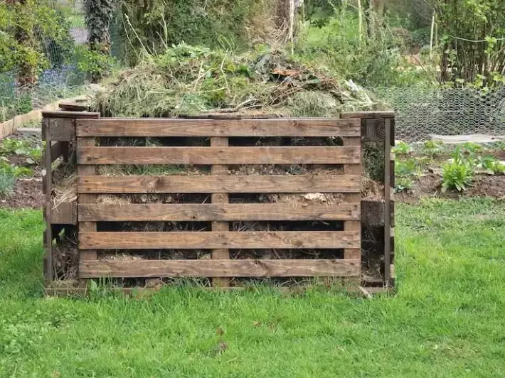 pallet compost bin