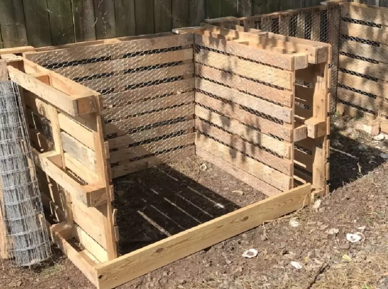 pallet wood compost bin