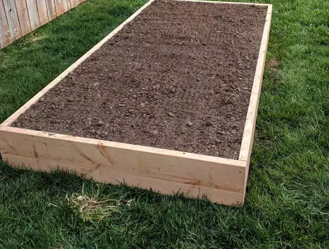 how to fill a raised bed cheaply